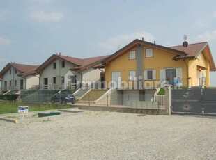 Villa nuova a Feletto - Villa ristrutturata Feletto