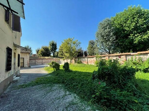 Villa singola da ristrutturare con garage