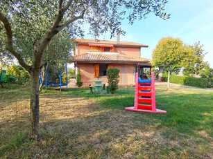 Villa singola in buone condizioni con garage