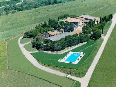 Accogliente casa a Acquapendente con barbecue e piscina