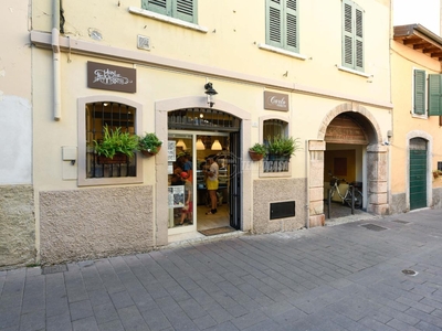 Palazzo storico in vendita a Toscolano Maderno