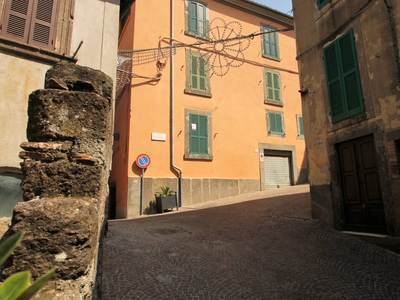 Trilocale in Via della Rocca a Soriano Nel Cimino