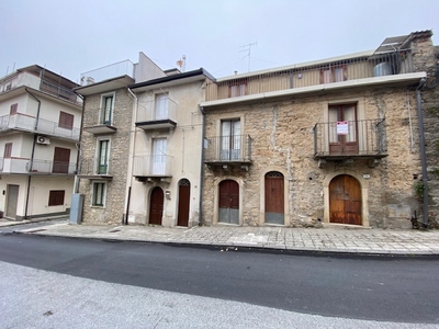 villa indipendente in vendita a Montalbano Elicona