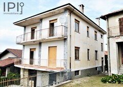 Casa indipendente con terrazzo a Niella Belbo