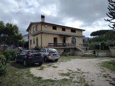 Villa con box a Rocca di Papa