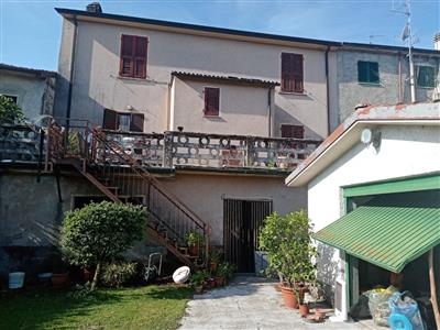 Casa semindipendente in buono stato di 300 mq. a Terrarossa