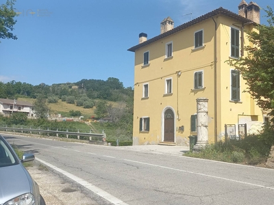 Trilocale in vendita, Ascoli Piceno brecciarolo