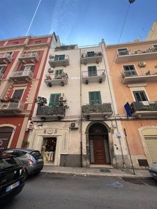 Monolocale in Via Dante Alighieri 276 in zona Libertà a Bari