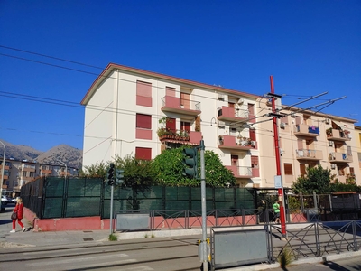 Quadrilocale in Via Modica 8 in zona Borgo Nuovo a Palermo