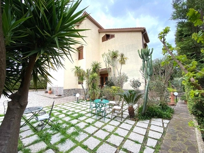 Villa in ottime condizioni in zona Santa Maria a Catanzaro