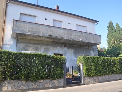 Villa in Via del Commercio in zona Pastina a Santa Luce