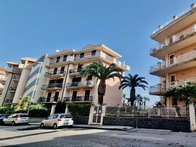 Appartamento in affitto a Acireale Catania