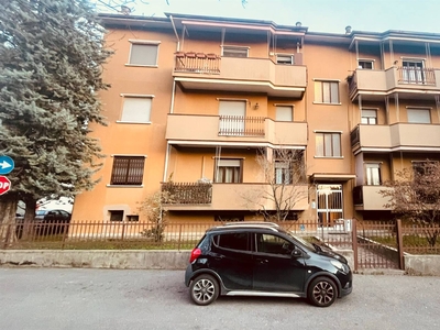 Appartamento in vendita a Aicurzio Monza Brianza