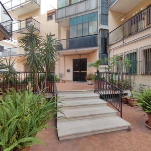 Appartamento in vendita a Giarre Catania