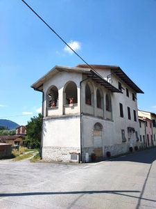 Appartamento in vendita a Lucca Balbano