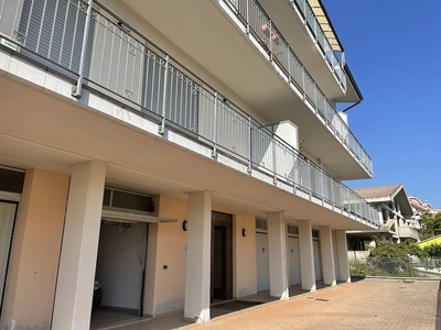 Appartamento in vendita a Pescara, Via Colle Innamorati, 352/3 - Pescara, PE