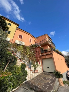 Appartamento in vendita a Serravalle Pistoiese Pistoia Castellina