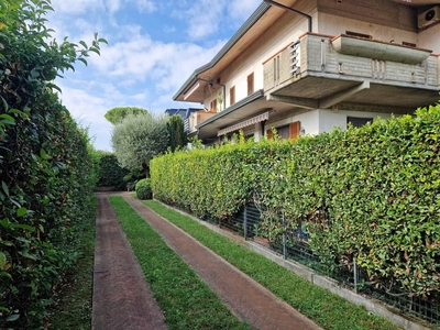 Appartamento indipendente in vendita a Montignoso Massa Carrara Cinquale