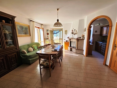 Casa semi indipendente a San Severino Marche