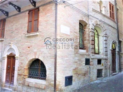 Casa semi indipendente in Corso Vittorio Emanuele a Monsampolo del Tronto