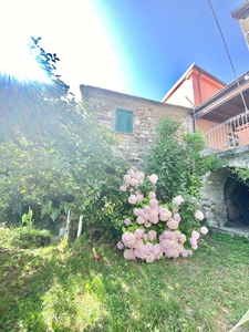 Casa semi indipendente in vendita a Calice Al Cornoviglio La Spezia Santa Maria