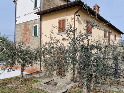 Casa semi indipendente in vendita a Cortona Arezzo Terontola