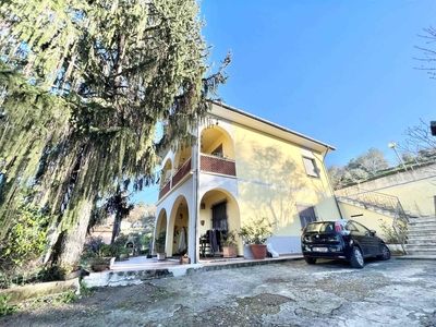 Casa semi indipendente in vendita a Follo La Spezia Bastremoli