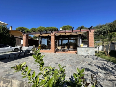 Casa semi indipendente in vendita a Fosdinovo Massa Carrara Giucano