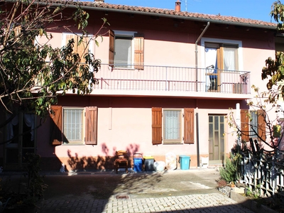 Casa semi indipendente in vendita a Stroppiana Vercelli