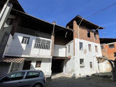 Casa semi indipendente in Via Molignati 37 a Candelo