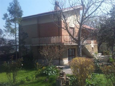 Casa singola abitabile in zona Villa Fastiggi a Pesaro