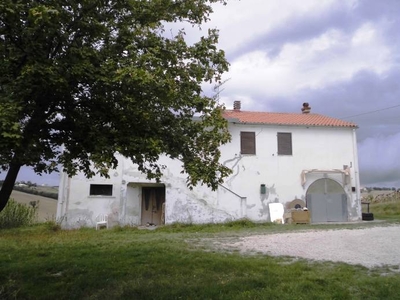 Casa singola da ristrutturare in zona San Silvestro a Senigallia