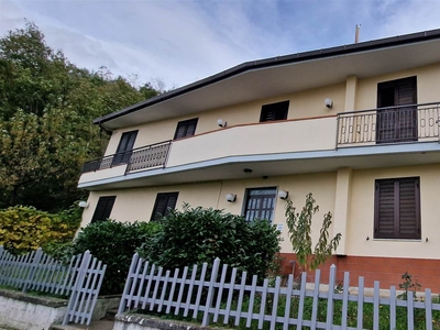 Casa singola in vendita a Solofra Avellino