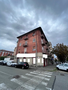Locale commerciale - Oltre 3 vetrine a Barriera Milano, Torino