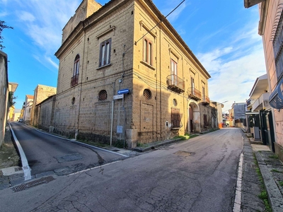 Palazzo in vendita a Macerata Campania Caserta Caturano