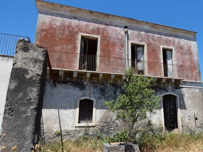 Palazzo in vendita a Riposto Catania Carruba