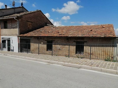 Quadrilocale in Via Piave in zona Collina a Santa Maria Nuova