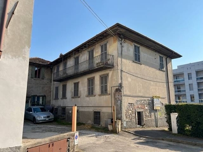 Rustico casale in vendita a Ponteranica Bergamo Pontesecco