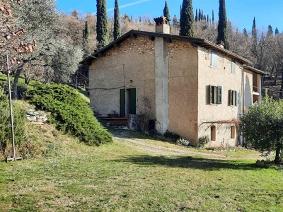 Rustico casale in vendita a Toscolano Maderno Brescia Mezzane