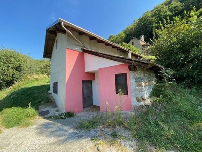 Casa singola in vendita a Settimo Vittone Torino