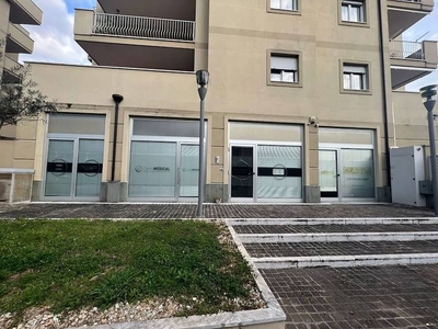 Ufficio in vendita a Cassino, Via Molise, snc - Cassino, FR