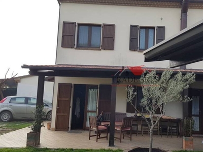 Villa a schiera in ottime condizioni in zona Gallignano a Ancona