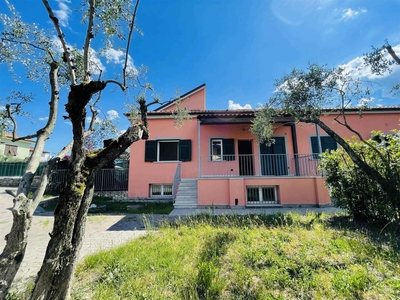 Villa a schiera in vendita a Sarzana La Spezia