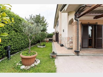 Villa bifamiliare in vendita a Guidonia Montecelio, Via Pietro Vannucci, 10 - Guidonia Montecelio, RM