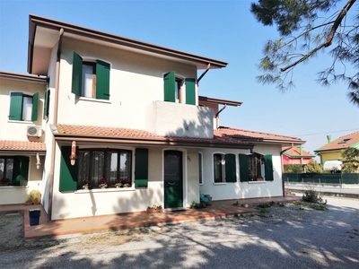 Villa bifamiliare in vendita a Jesolo Venezia