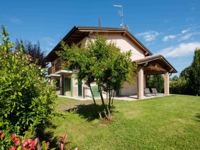 Villa bifamiliare in vendita a Lignano Sabbiadoro Udine Lignano Riviera