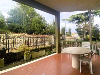 Villa bifamiliare in vendita a Montefiascone Viterbo