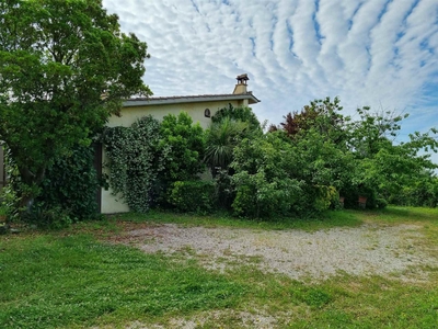 Villa bifamiliare in vendita a Poggio Mirteto Rieti