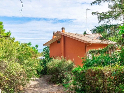 Villa in ottime condizioni in zona Gabriella a Senigallia