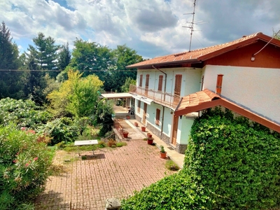 Villa in Streda Cantone Buco 40 in zona Barazzetto,vandorno a Biella
